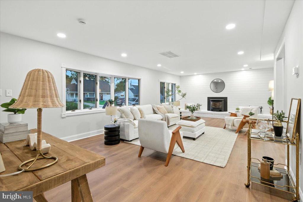 5 N MEADOW DRIVE