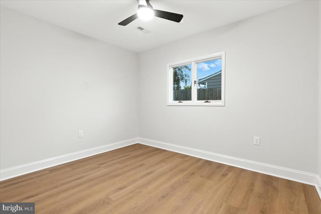 5 N MEADOW DRIVE