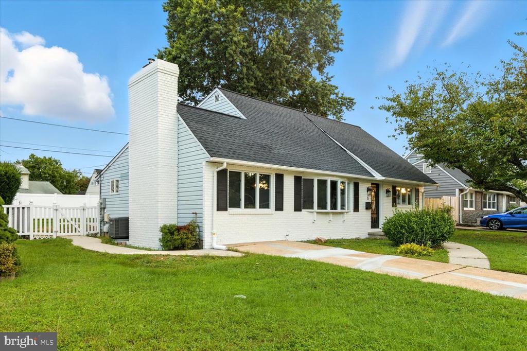 5 N MEADOW DRIVE