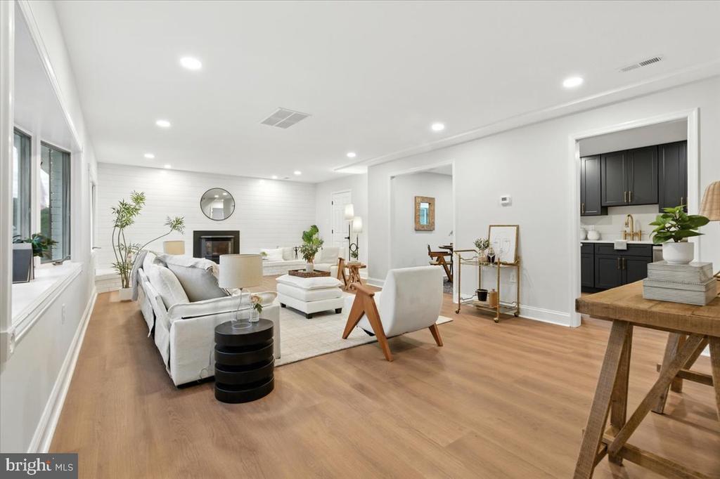 5 N MEADOW DRIVE