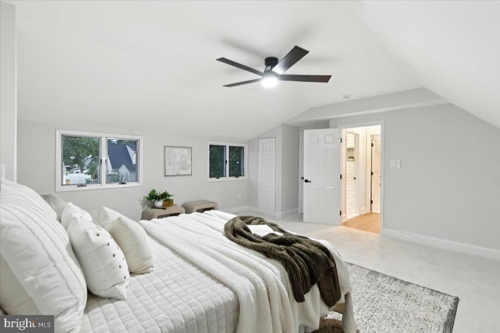 5 N MEADOW DRIVE