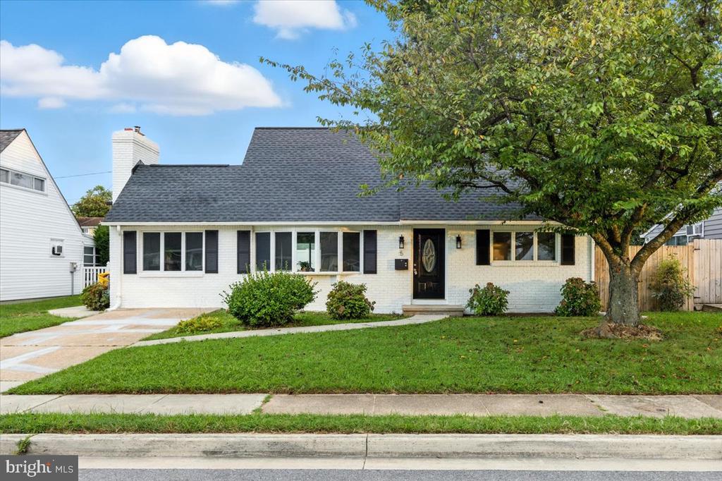 5 N MEADOW DRIVE