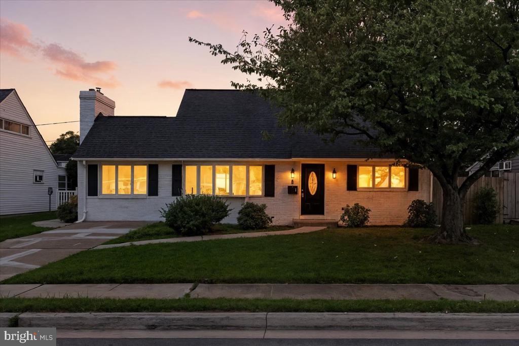 5 N MEADOW DRIVE