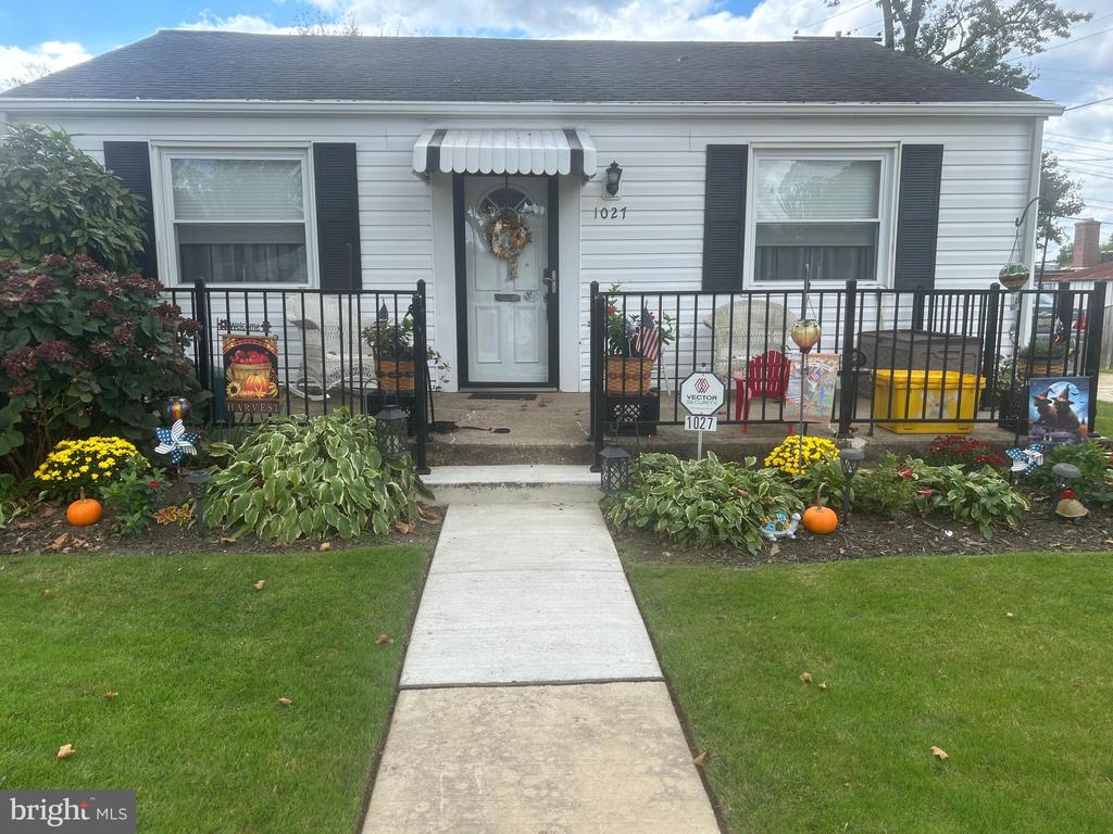 1027 UPTON ROAD
