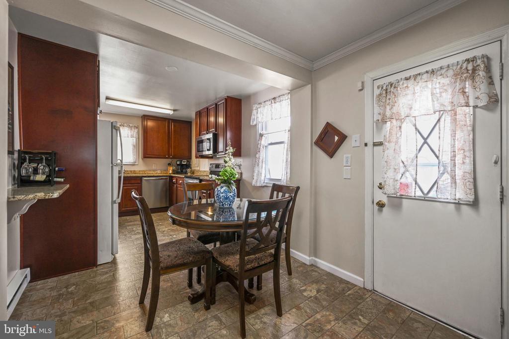 1027 UPTON ROAD