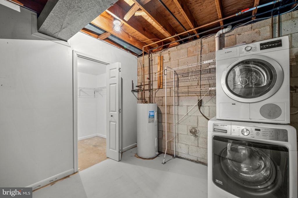 7985 SCOTTS MANOR COURT