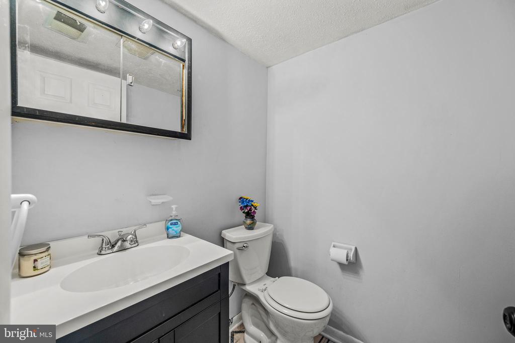 7985 SCOTTS MANOR COURT