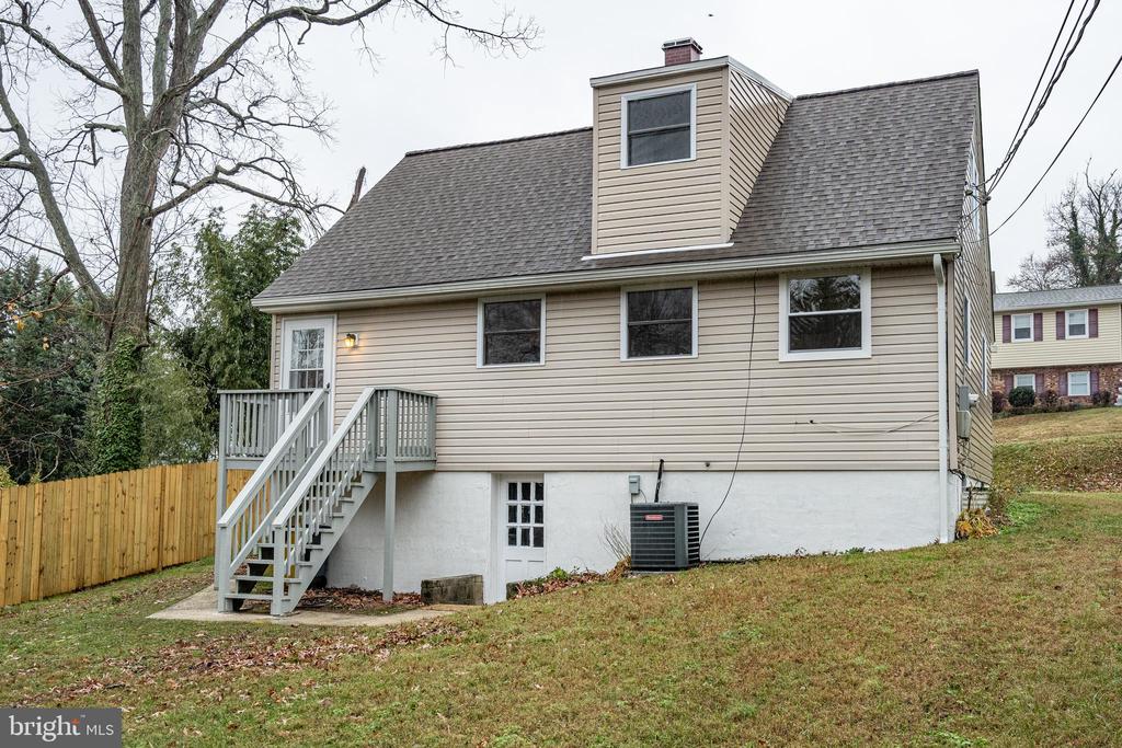 6 MOUNTAIN ROAD
