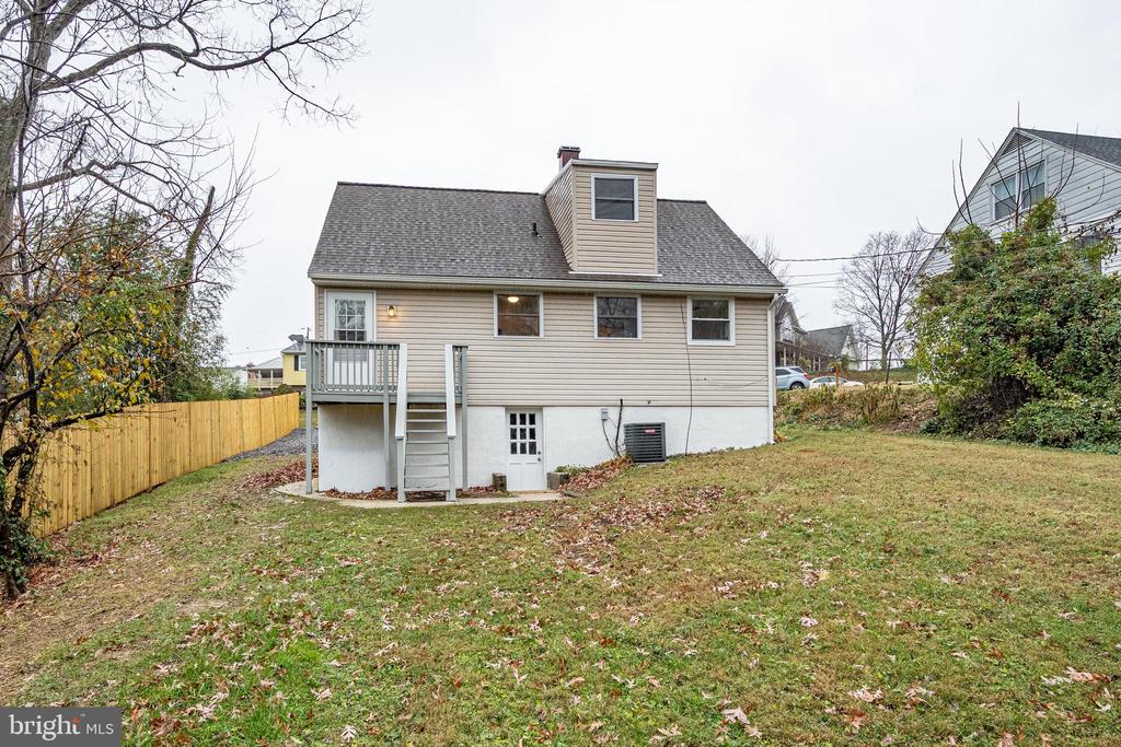 6 MOUNTAIN ROAD