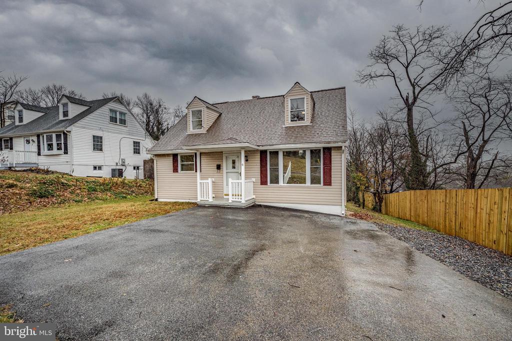 6 MOUNTAIN ROAD