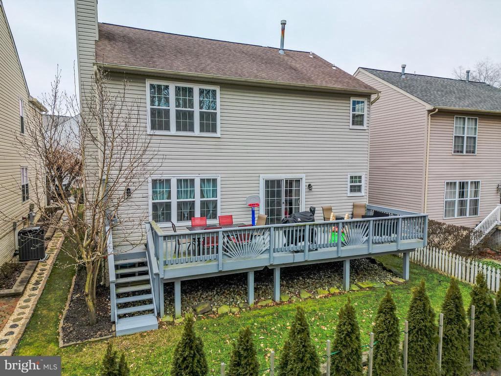 2444 HIGHTEE COURT