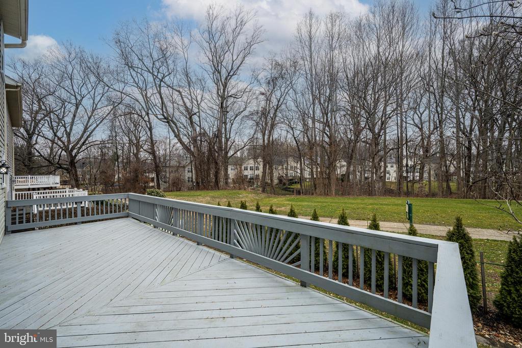 2444 HIGHTEE COURT