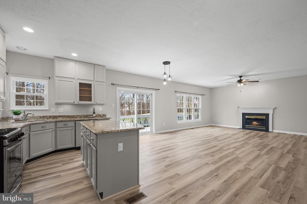 2444 HIGHTEE COURT