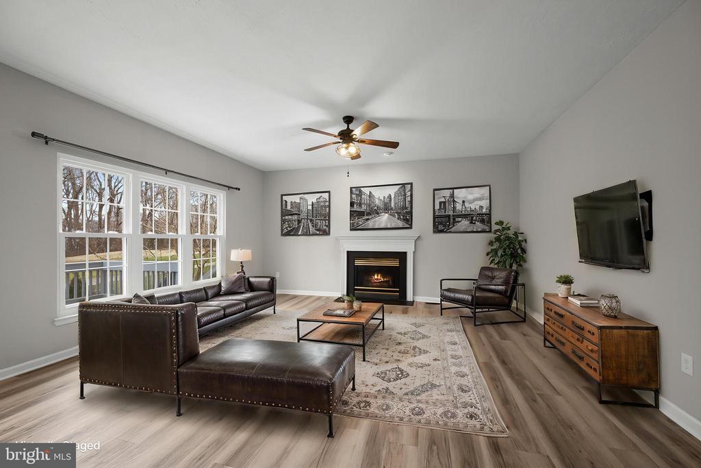 2444 HIGHTEE COURT