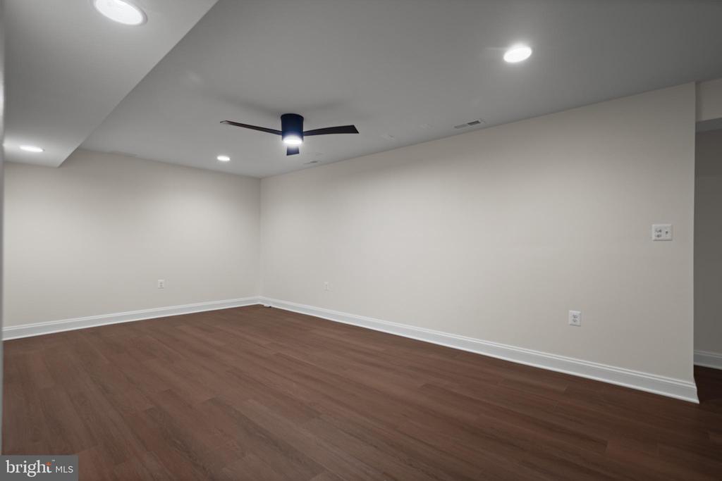 2444 HIGHTEE COURT