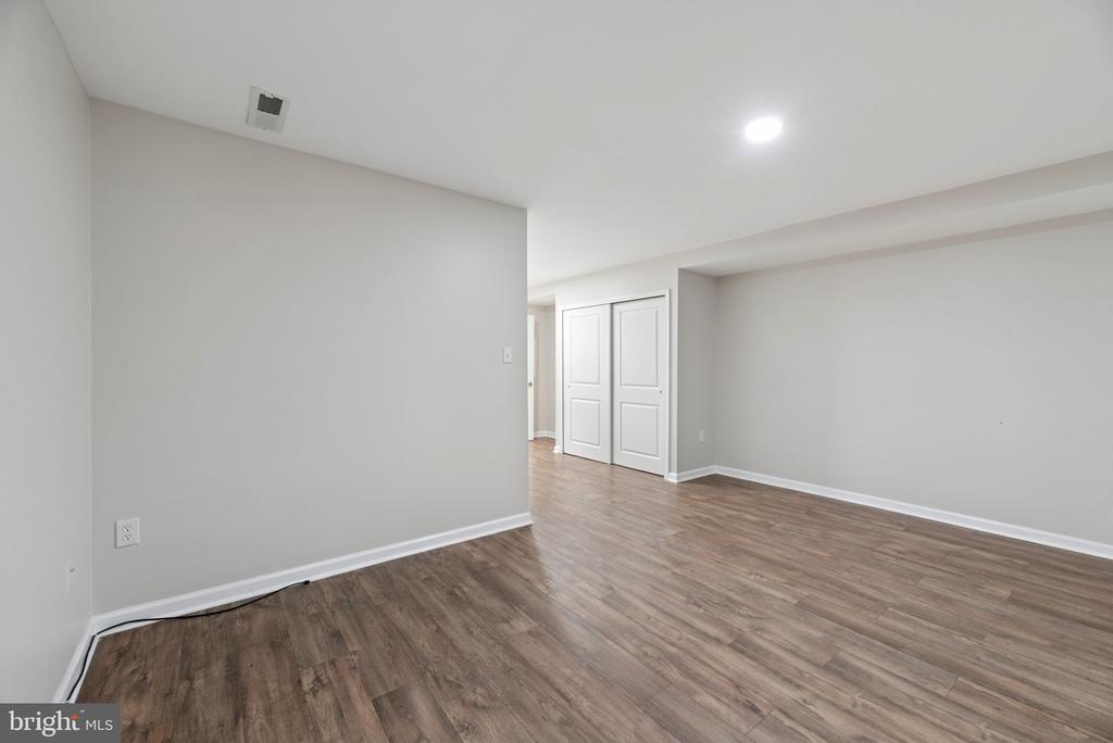 7 SILVERWOOD CIRCLE Unit: 3