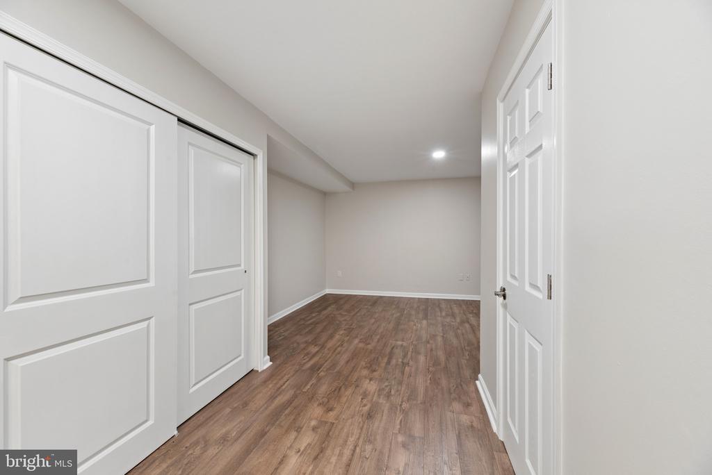 7 SILVERWOOD CIRCLE Unit: 3