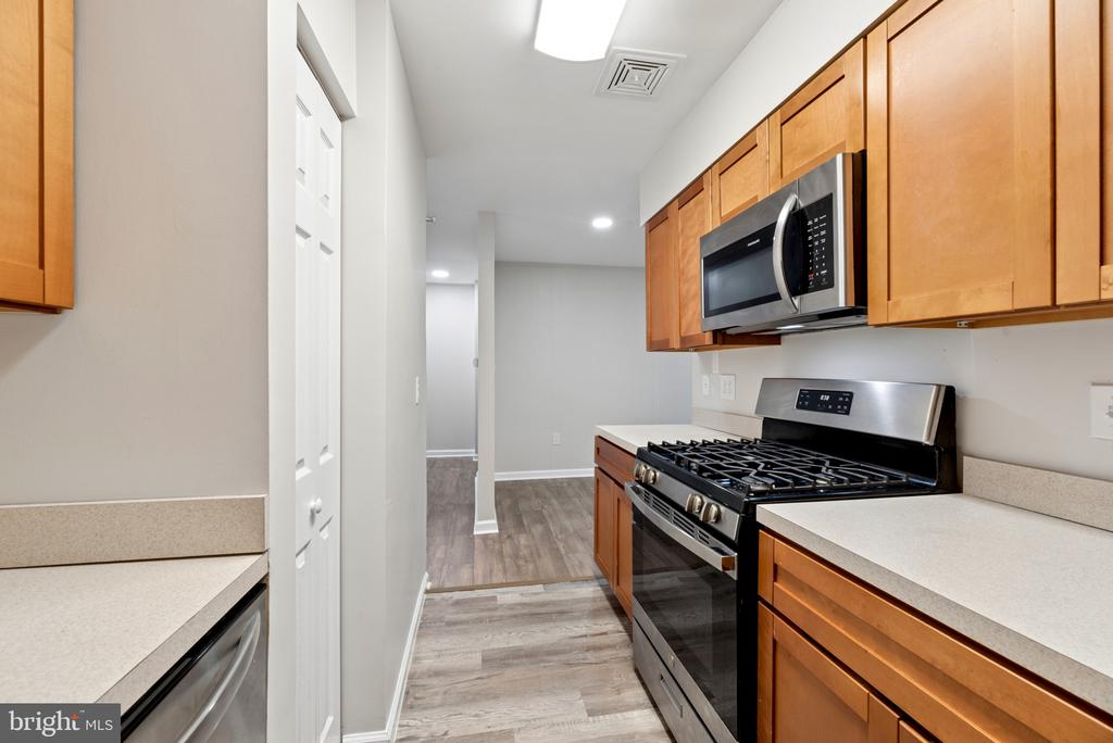 7 SILVERWOOD CIRCLE Unit: 3