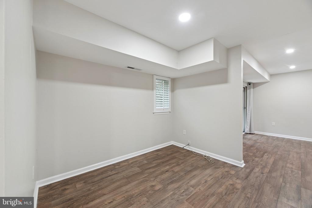 7 SILVERWOOD CIRCLE Unit: 3