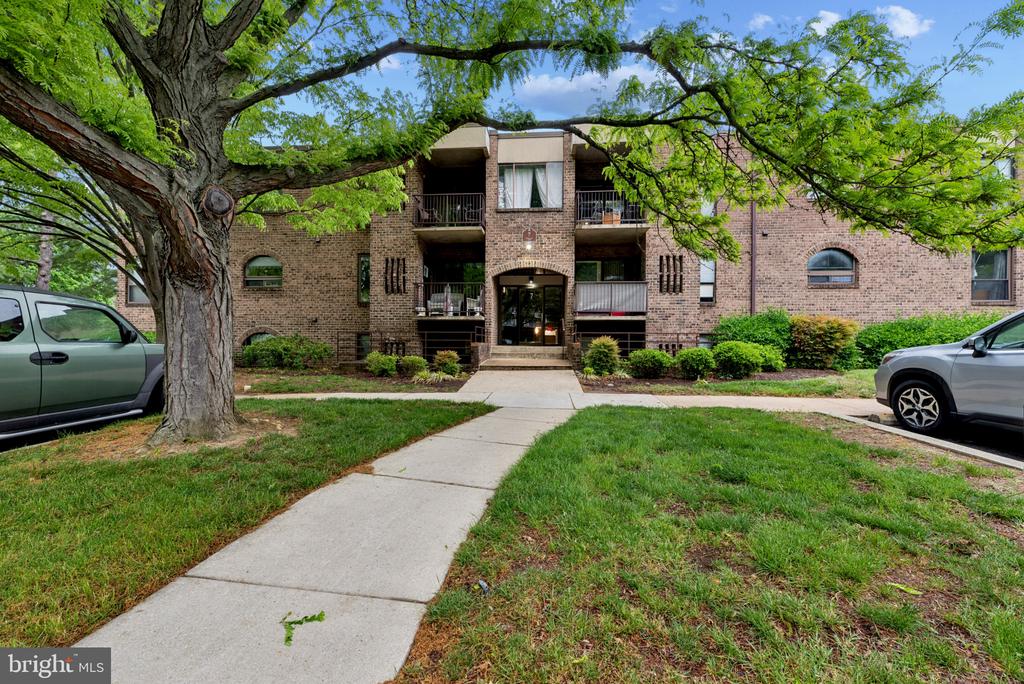 7 SILVERWOOD CIRCLE Unit: 3