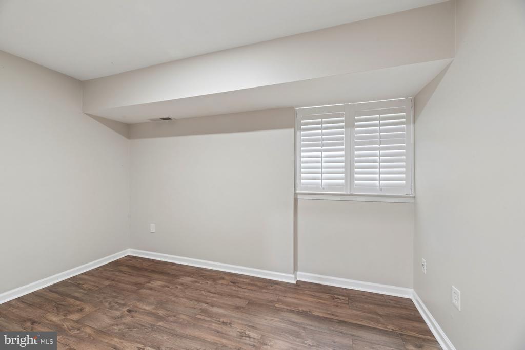 7 SILVERWOOD CIRCLE Unit: 3