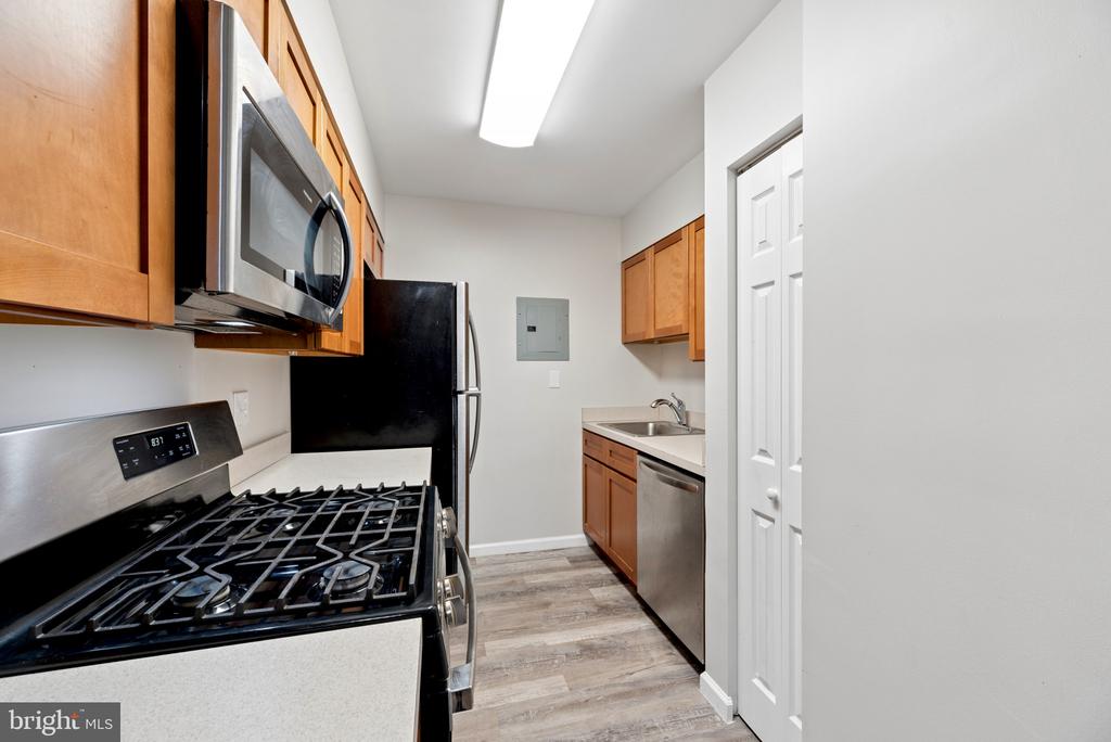 7 SILVERWOOD CIRCLE Unit: 3