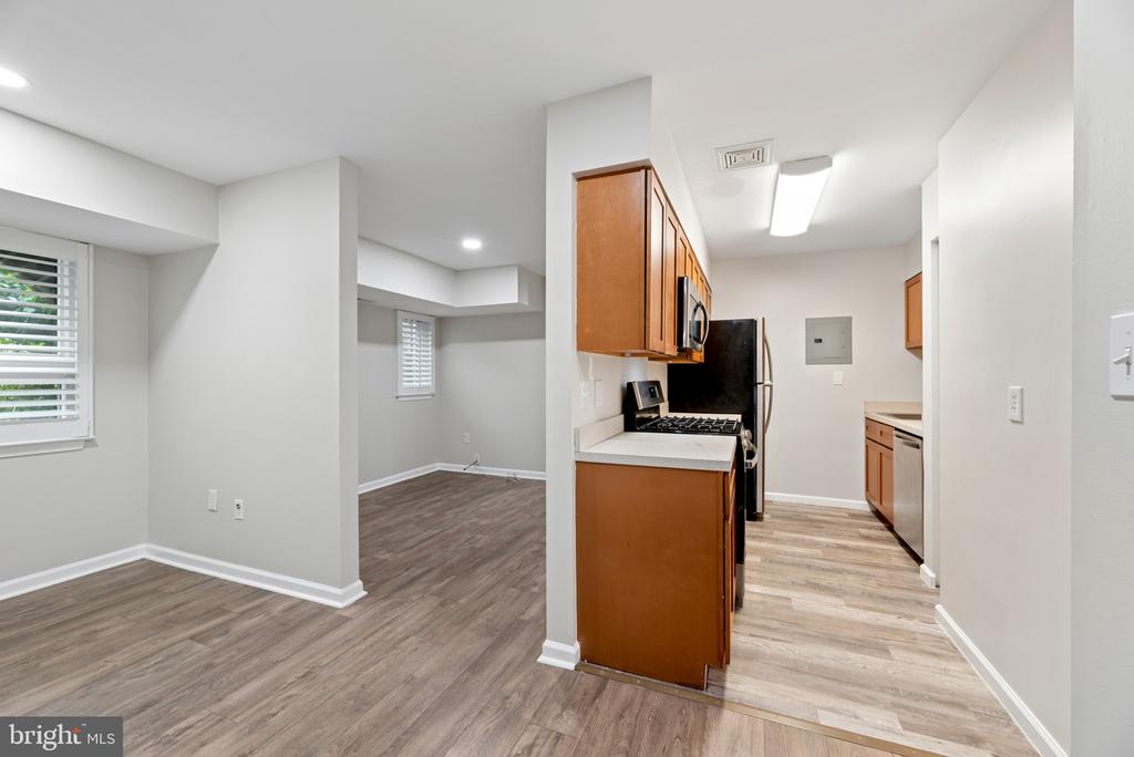 7 SILVERWOOD CIRCLE Unit: 3