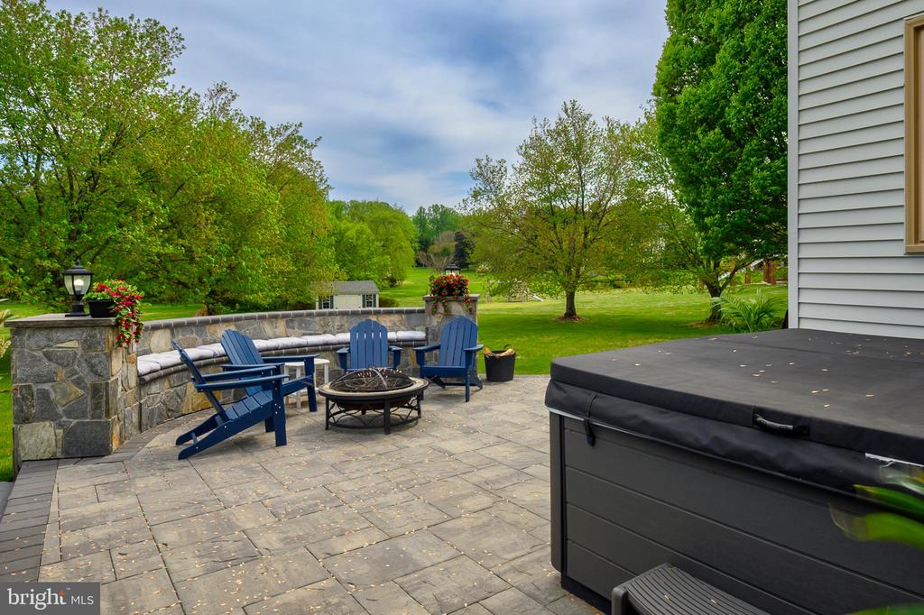 2701 BRADBURY COURT