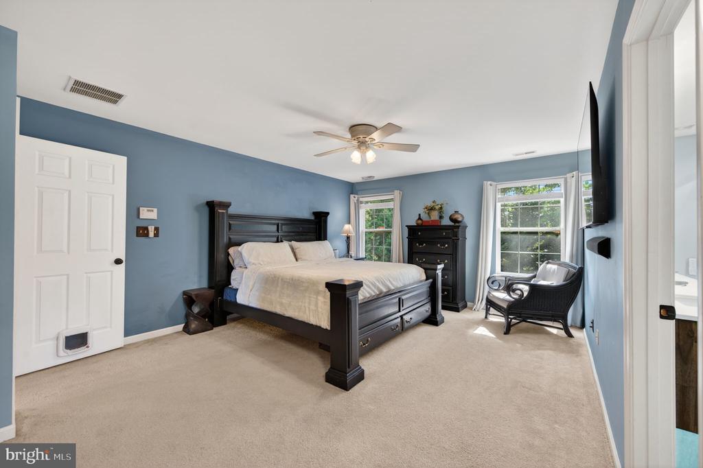 452 LARKSPUR LANE