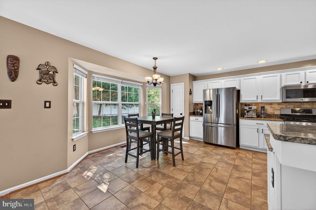 452 LARKSPUR LANE
