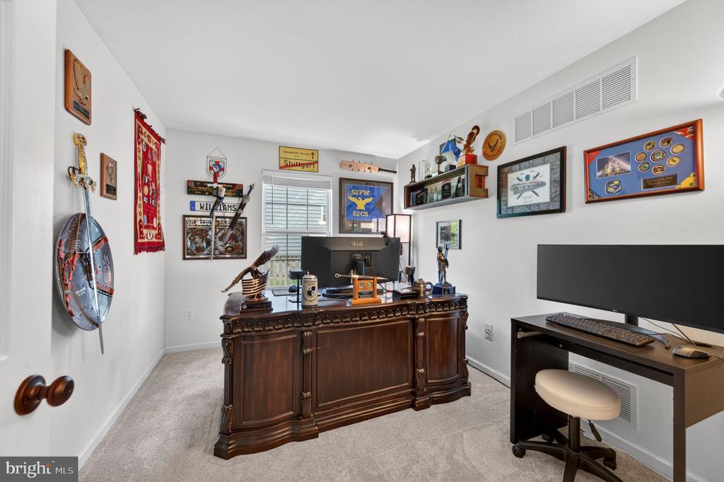 452 LARKSPUR LANE