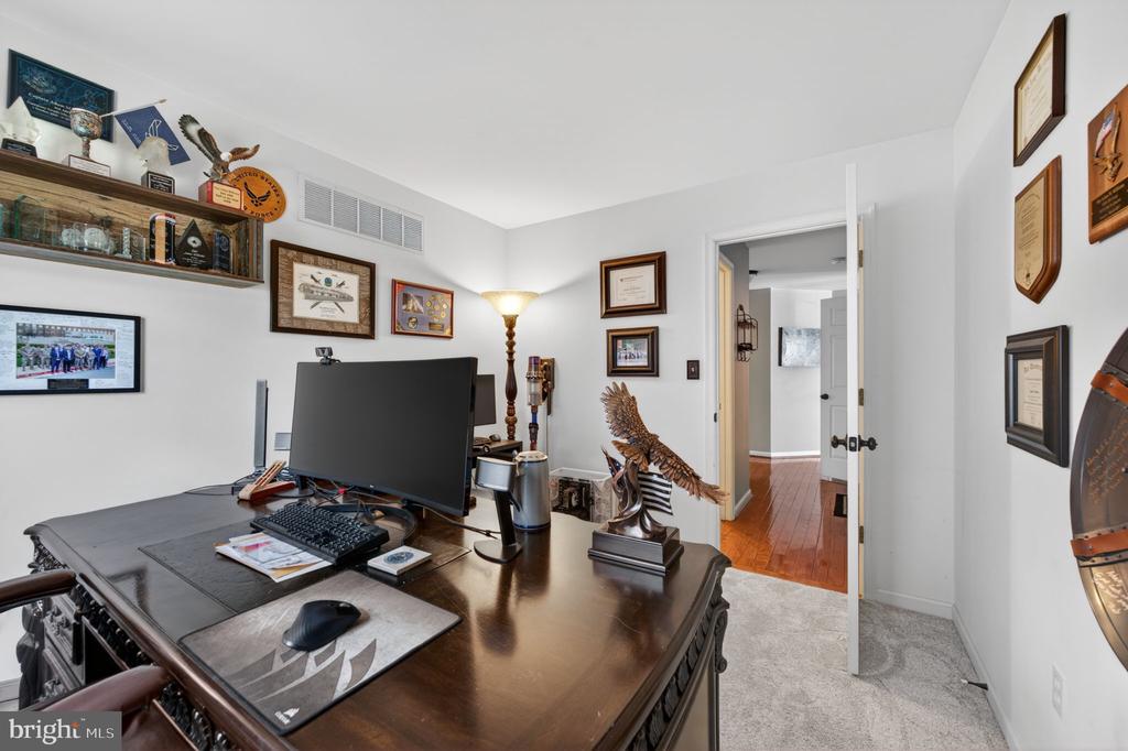 452 LARKSPUR LANE
