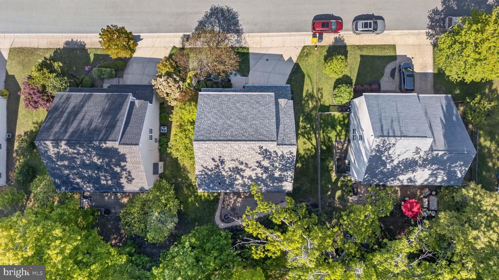 452 LARKSPUR LANE