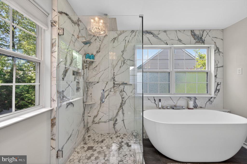 452 LARKSPUR LANE