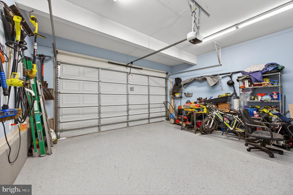 452 LARKSPUR LANE