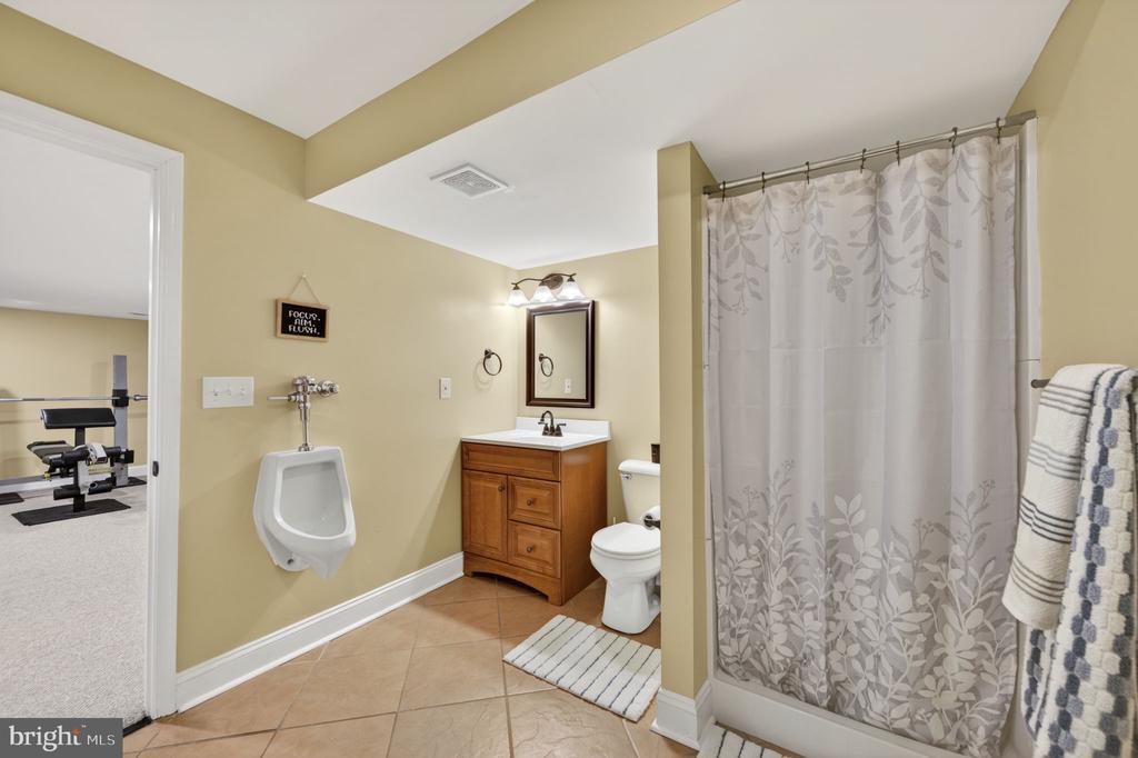 452 LARKSPUR LANE