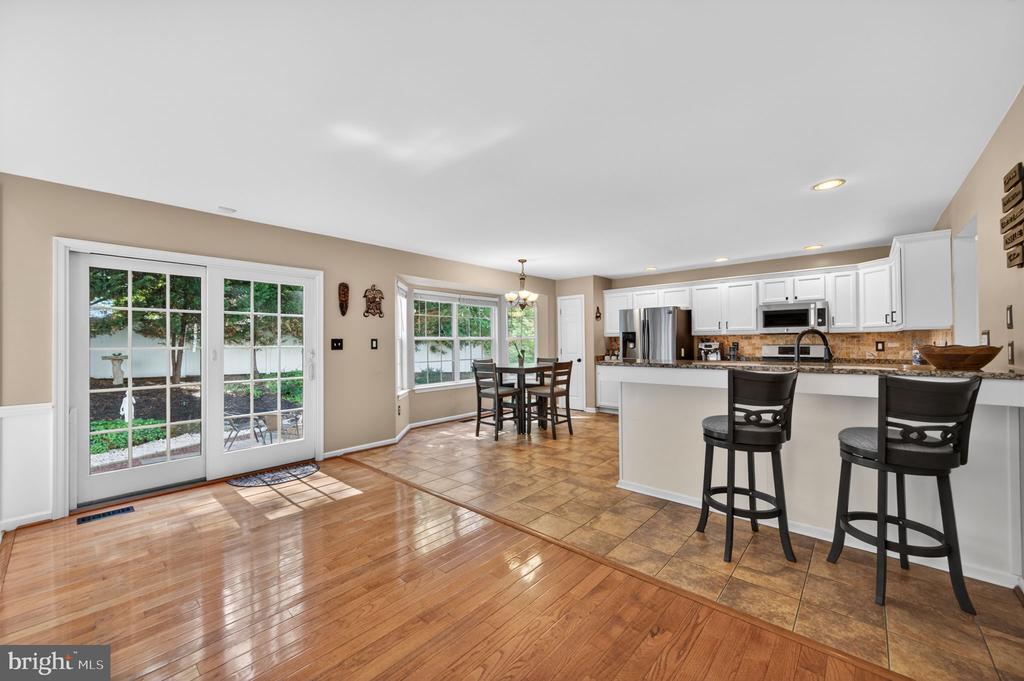 452 LARKSPUR LANE