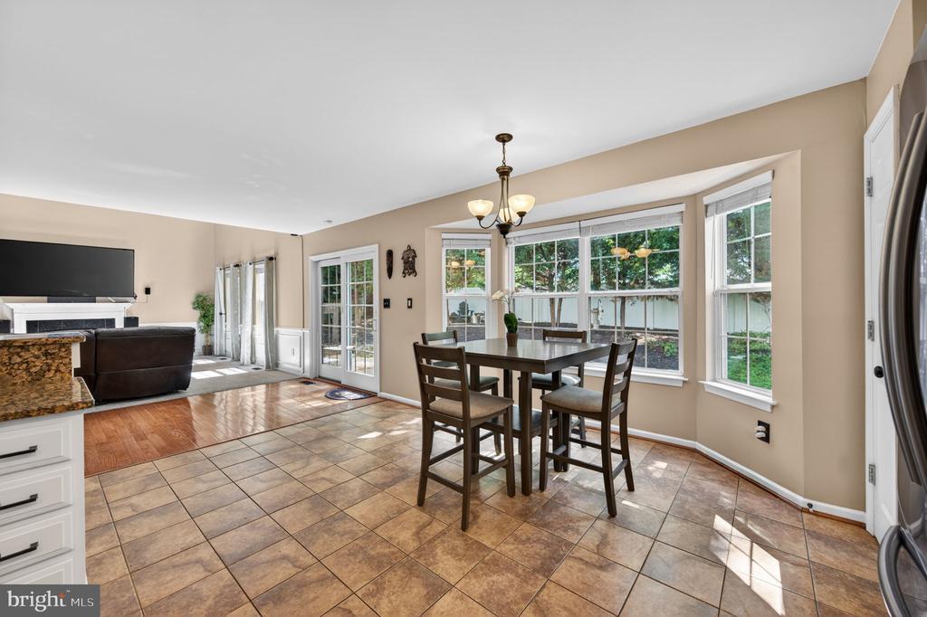 452 LARKSPUR LANE