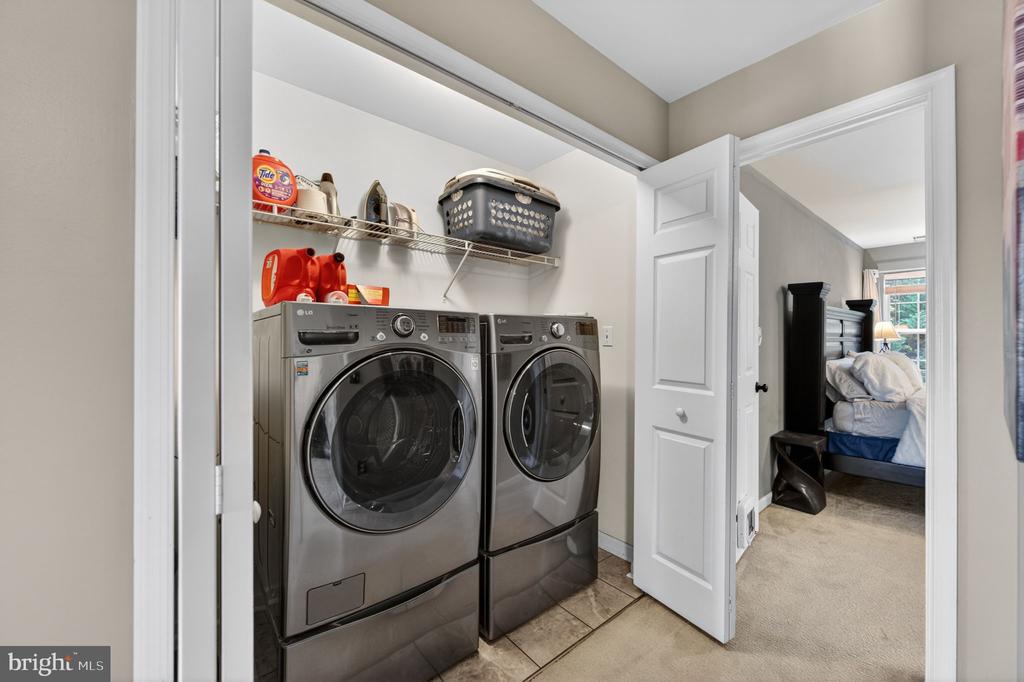 452 LARKSPUR LANE