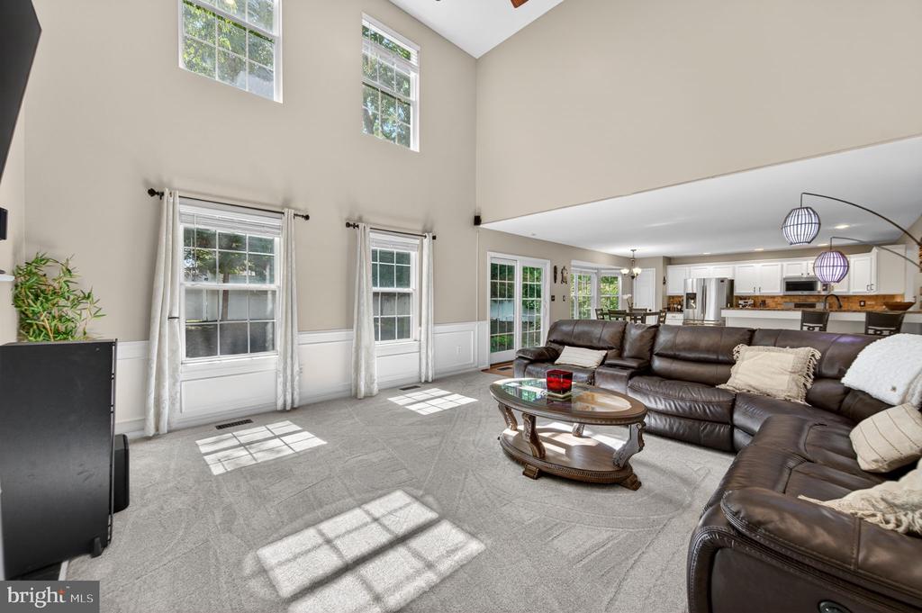 452 LARKSPUR LANE