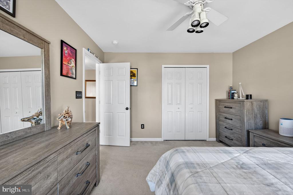 452 LARKSPUR LANE