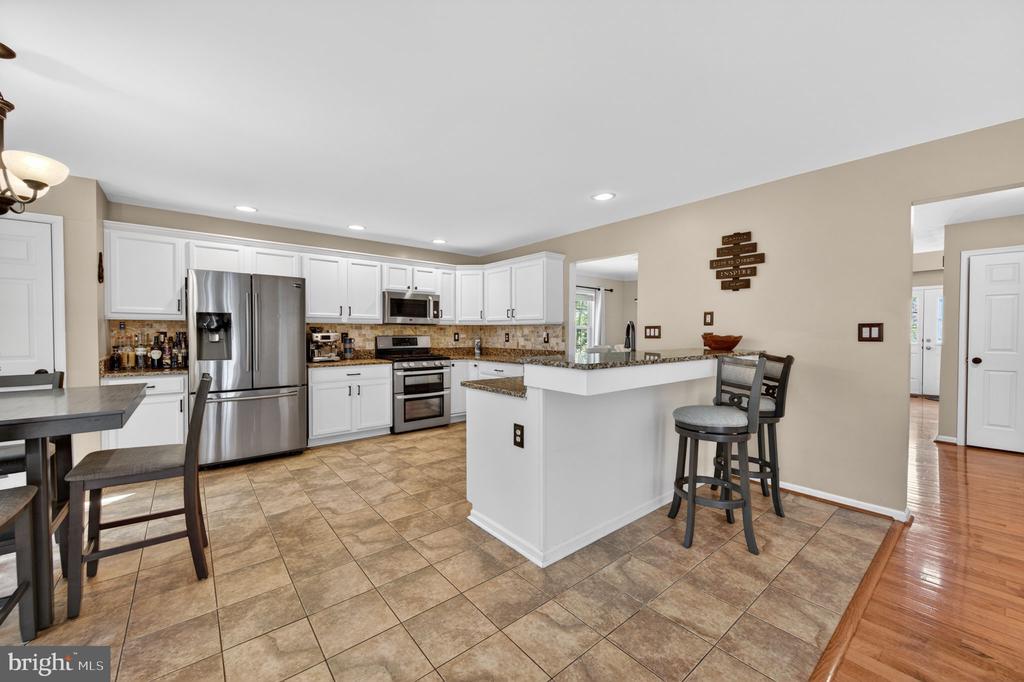 452 LARKSPUR LANE