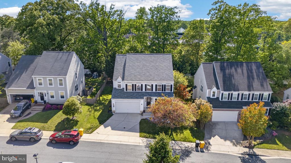 452 LARKSPUR LANE