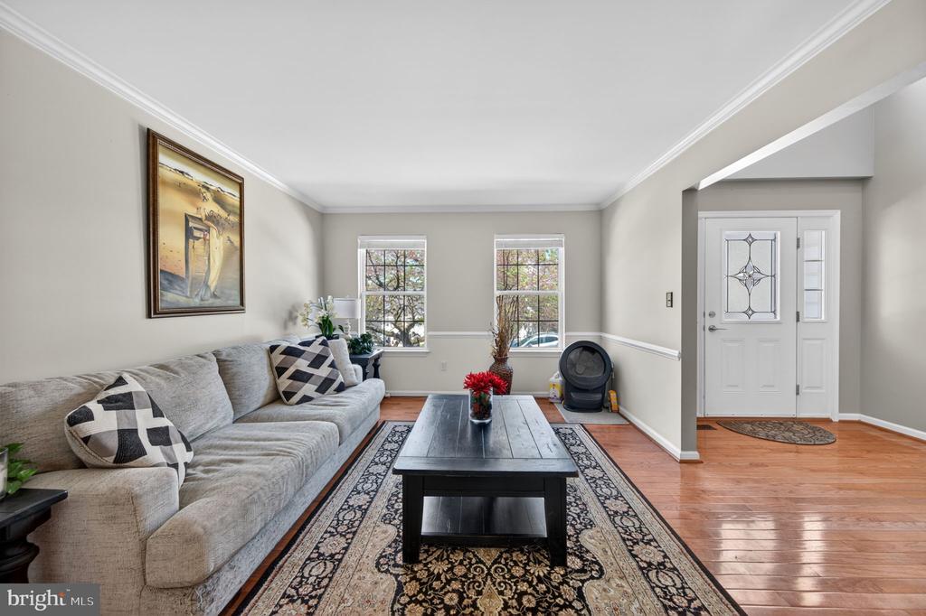 452 LARKSPUR LANE