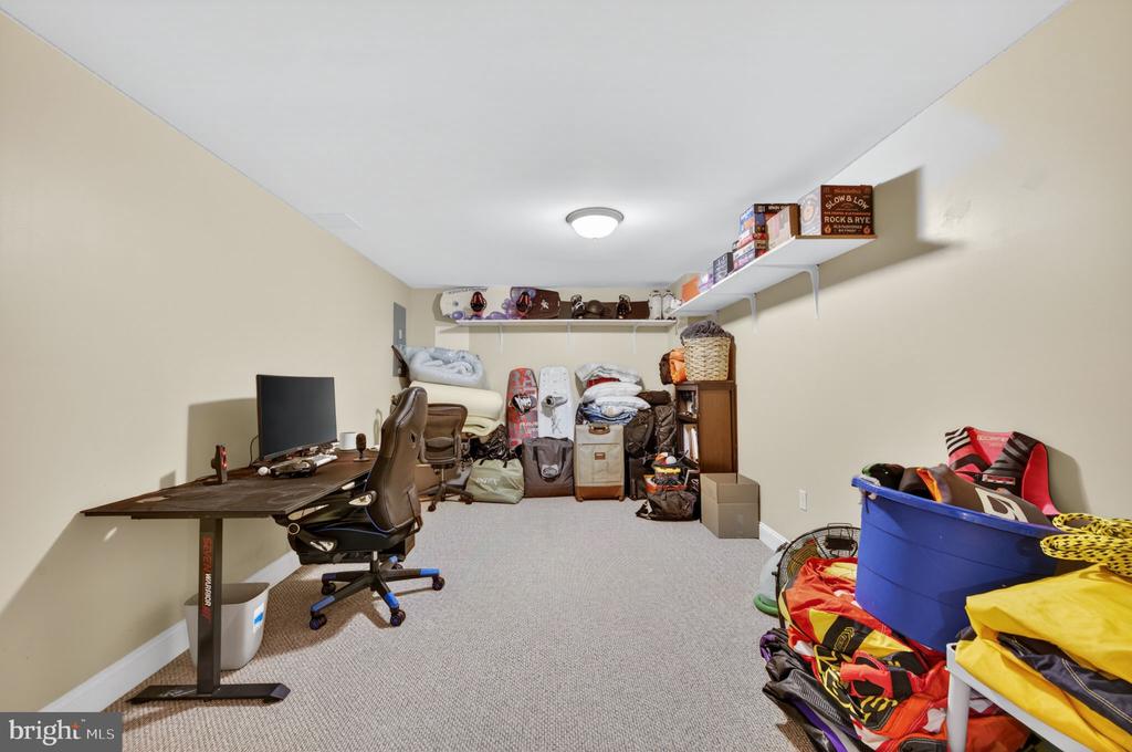 452 LARKSPUR LANE