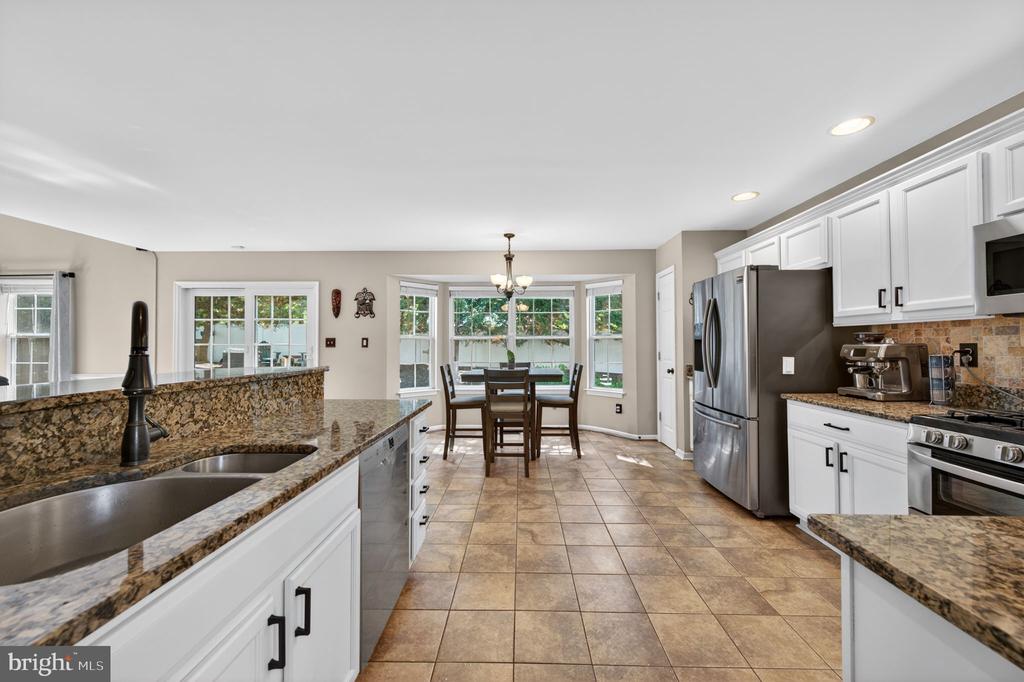 452 LARKSPUR LANE