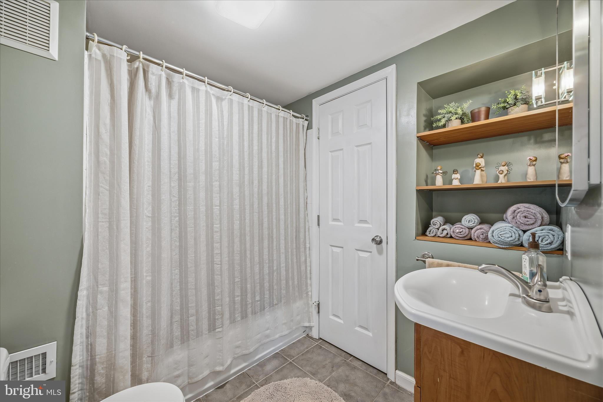 503 FOREST VIEW ROAD