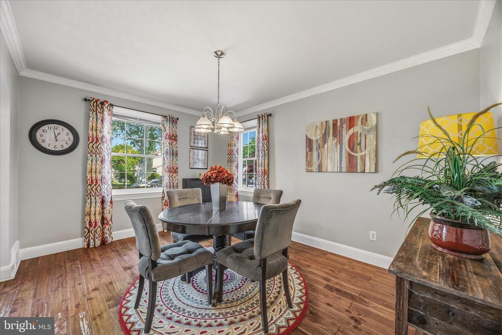 503 FOREST VIEW ROAD