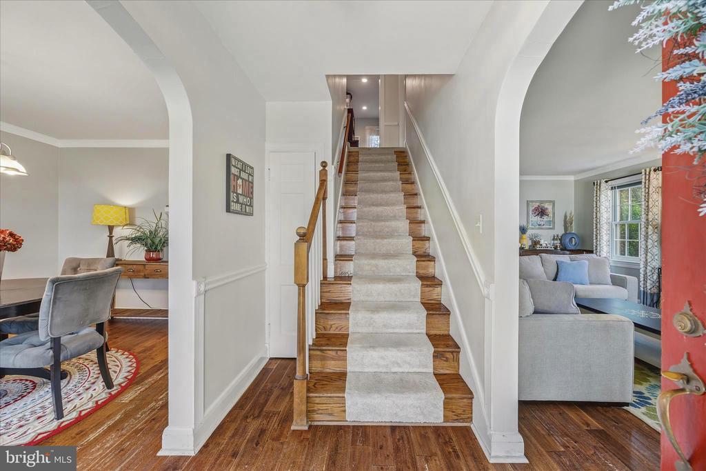 503 FOREST VIEW ROAD