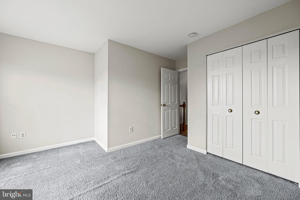 709 SUNNYFIELD LANE